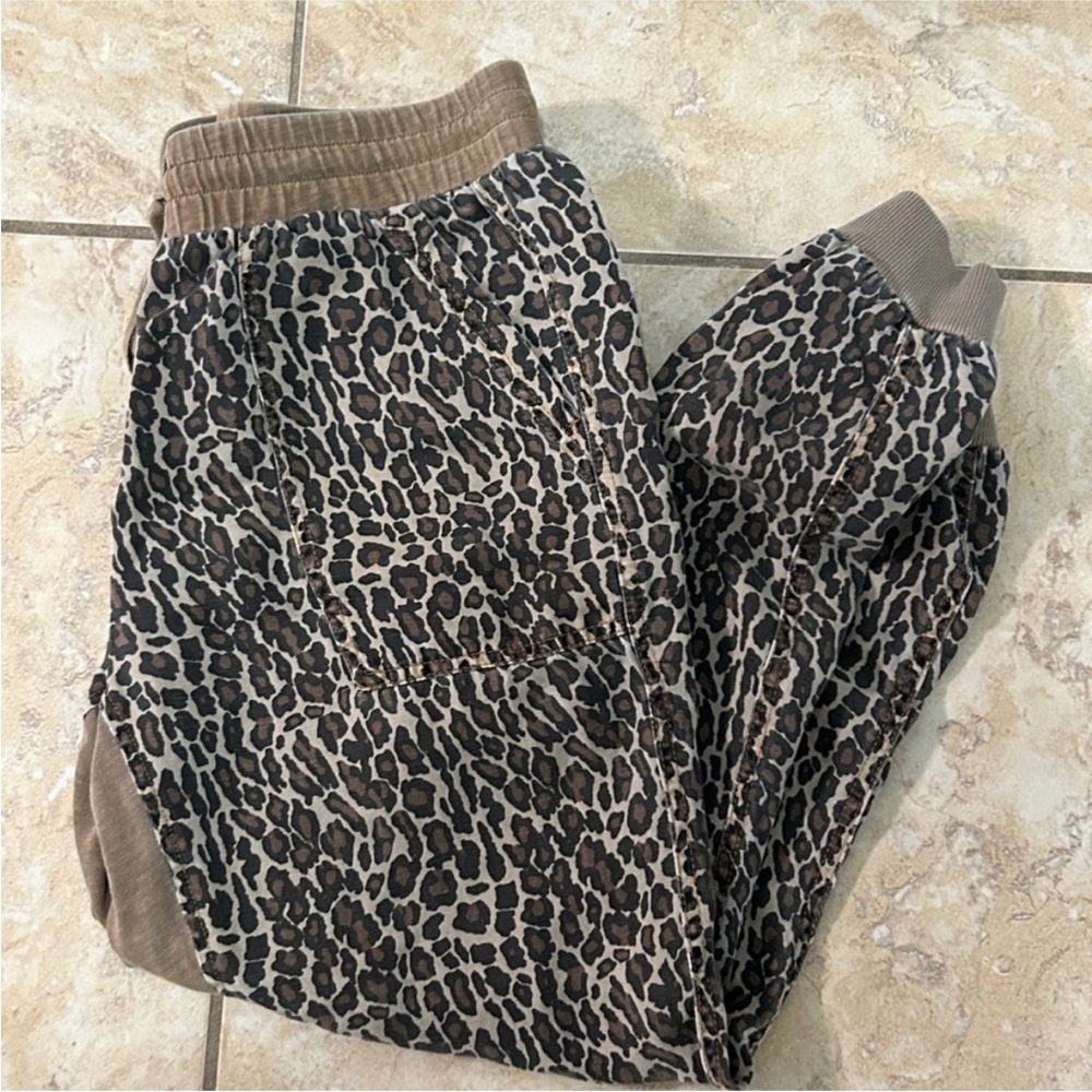 Splendid Boardwalk Joggers in Leopard Size Medium - Picture 13 of 14